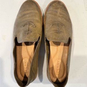 Women’s Sperry size 6 loafer